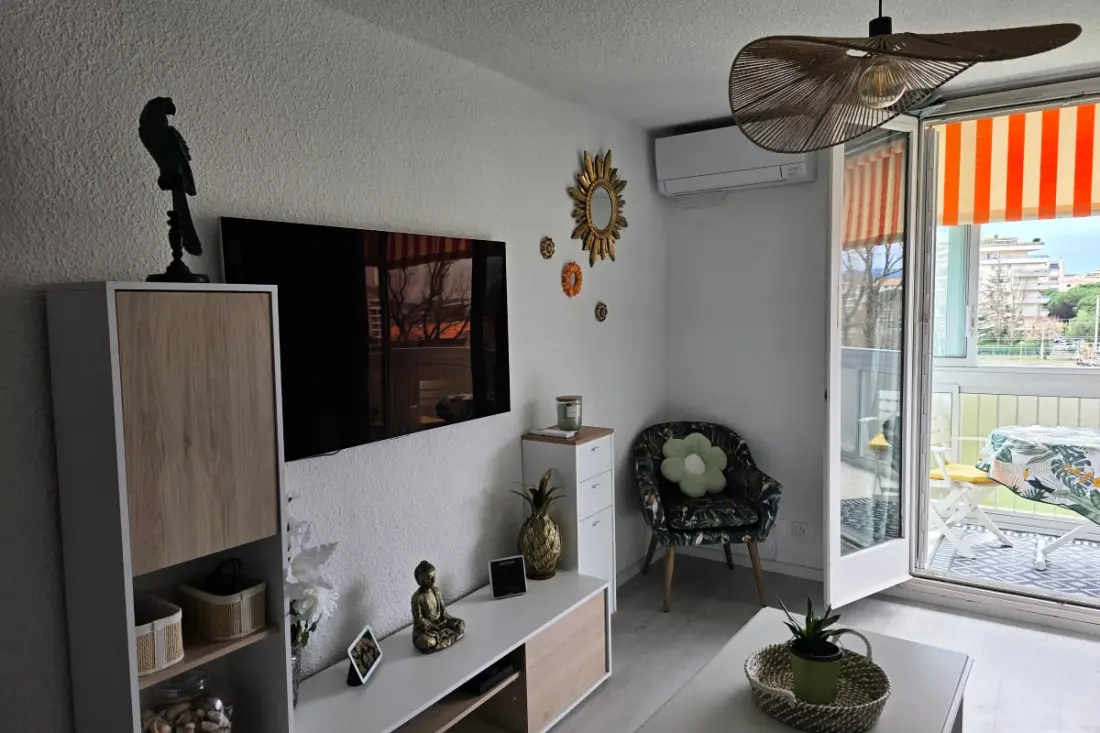 Appartement Avec Vue Et Terrasse à Fréjus