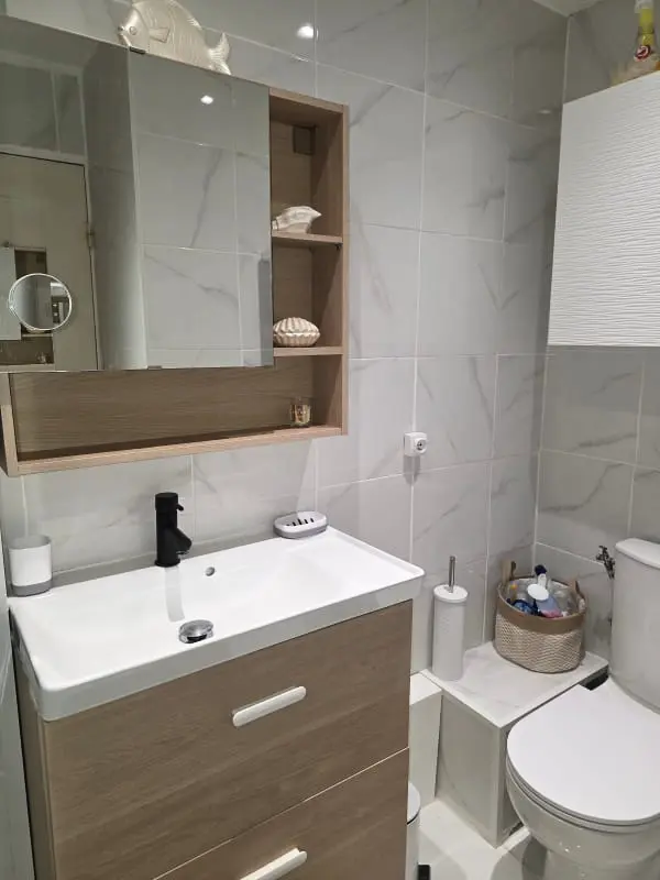 Appartement Avec Vue Et Terrasse à Fréjus