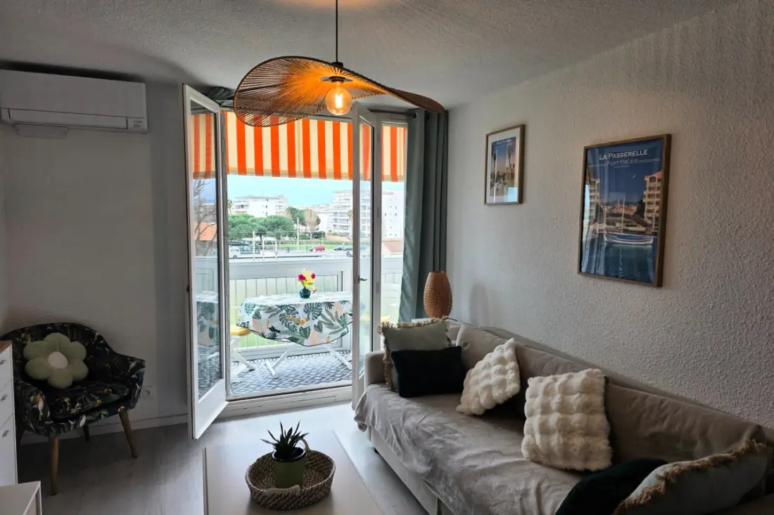 Appartement Avec Vue Et Terrasse à Fréjus