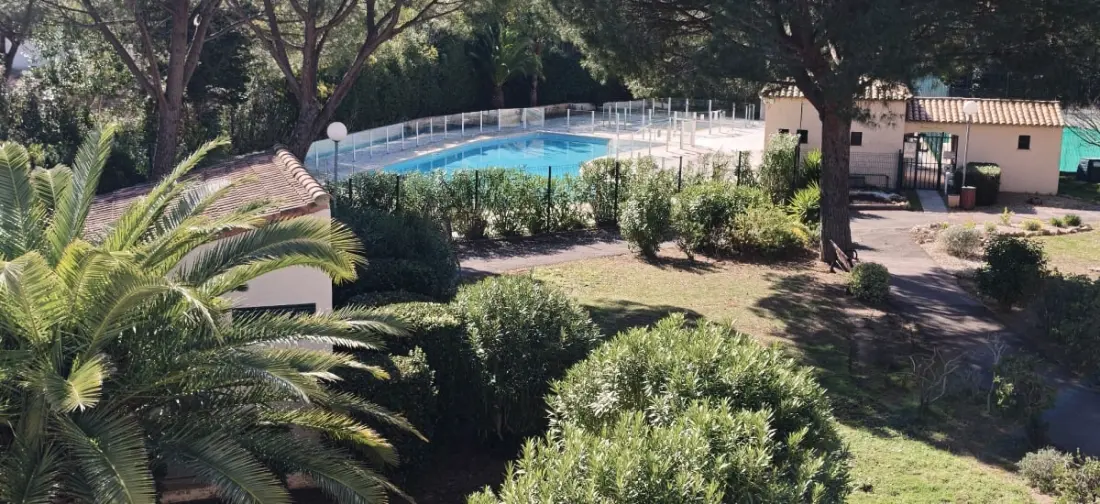 Appartement Calme Avec Balcon Et Piscine