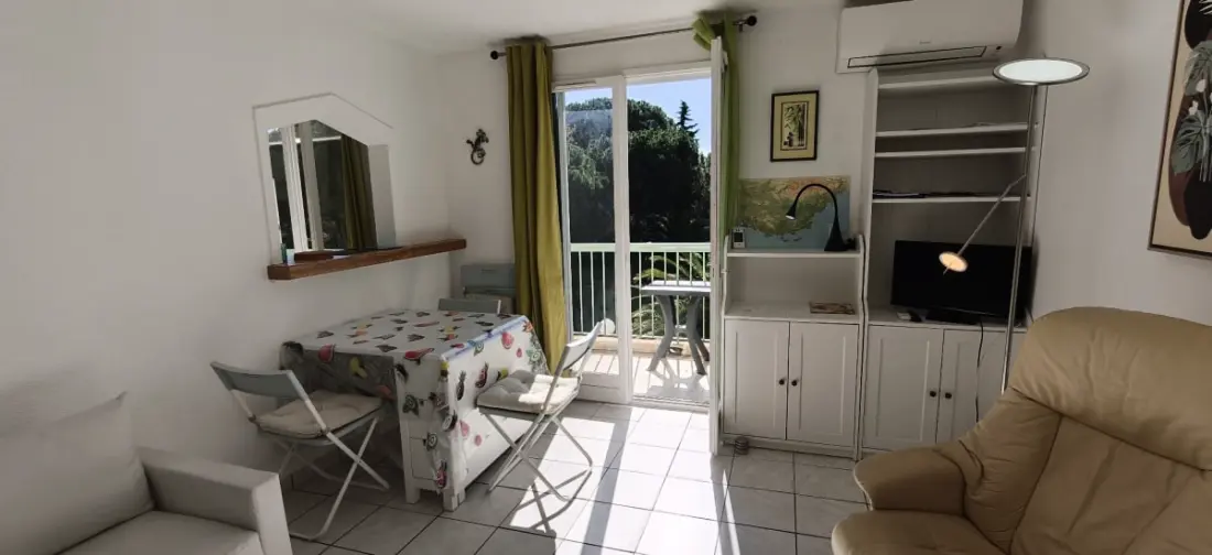 Appartement Calme Avec Balcon Et Piscine