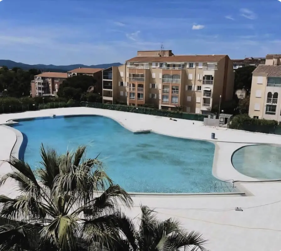 Appartement Lumineux Avec Balcon Et Piscine