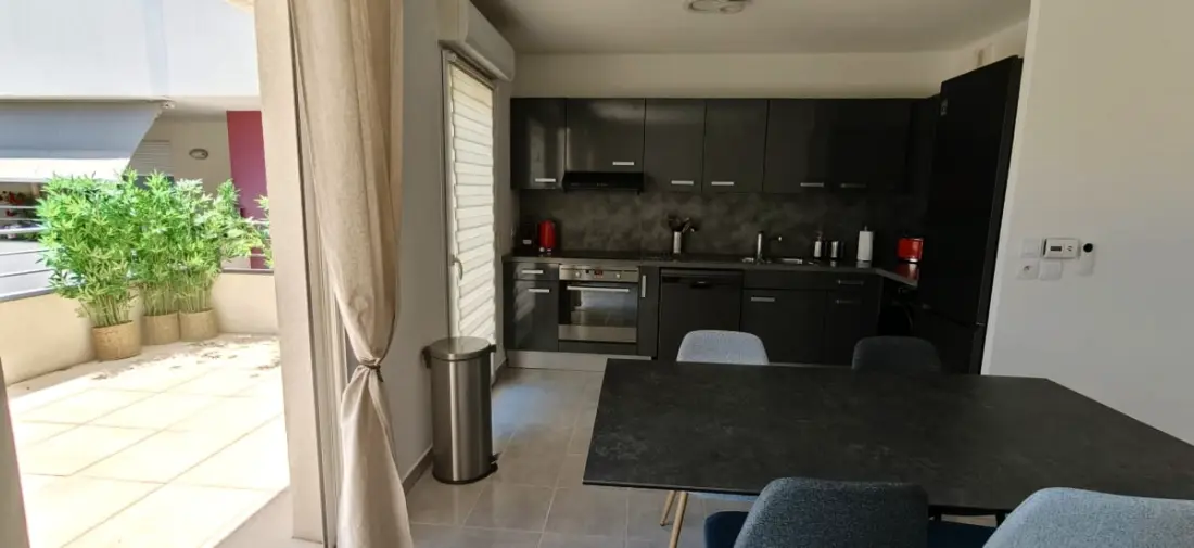 Appartement Refait à Neuf Avec Piscine Et Terrasse