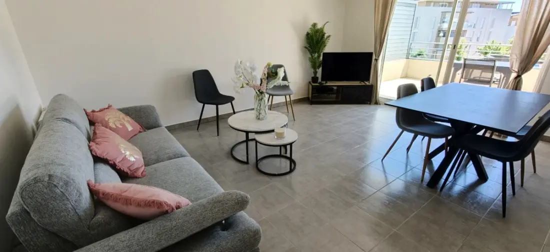 Appartement Refait à Neuf Avec Piscine Et Terrasse