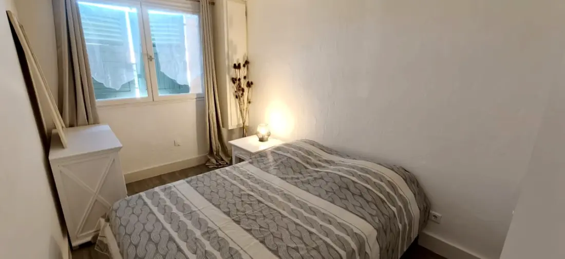 Appartement Rénové Avec Parking Au Cœur De Fréjus