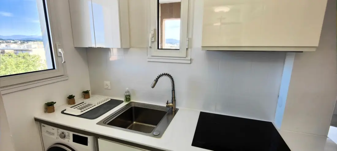 Votre Studio Avec Balcon Tout Près Plage !
