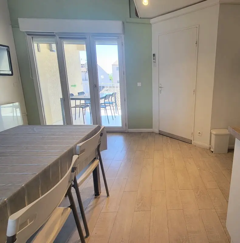 Beau T3 Avec Balcon - Proche Plage