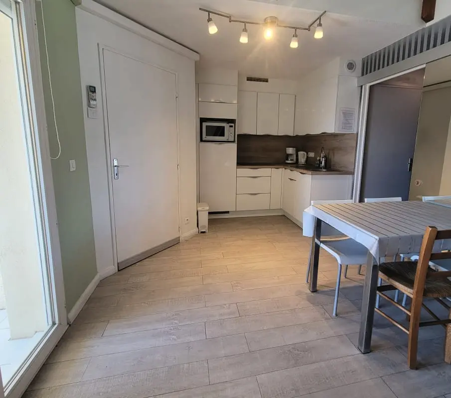 Beau T3 Avec Balcon - Proche Plage