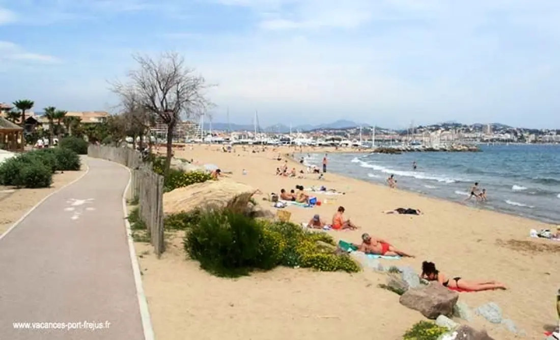 Camping  Holiday Green 5 étoiles★★★★★
