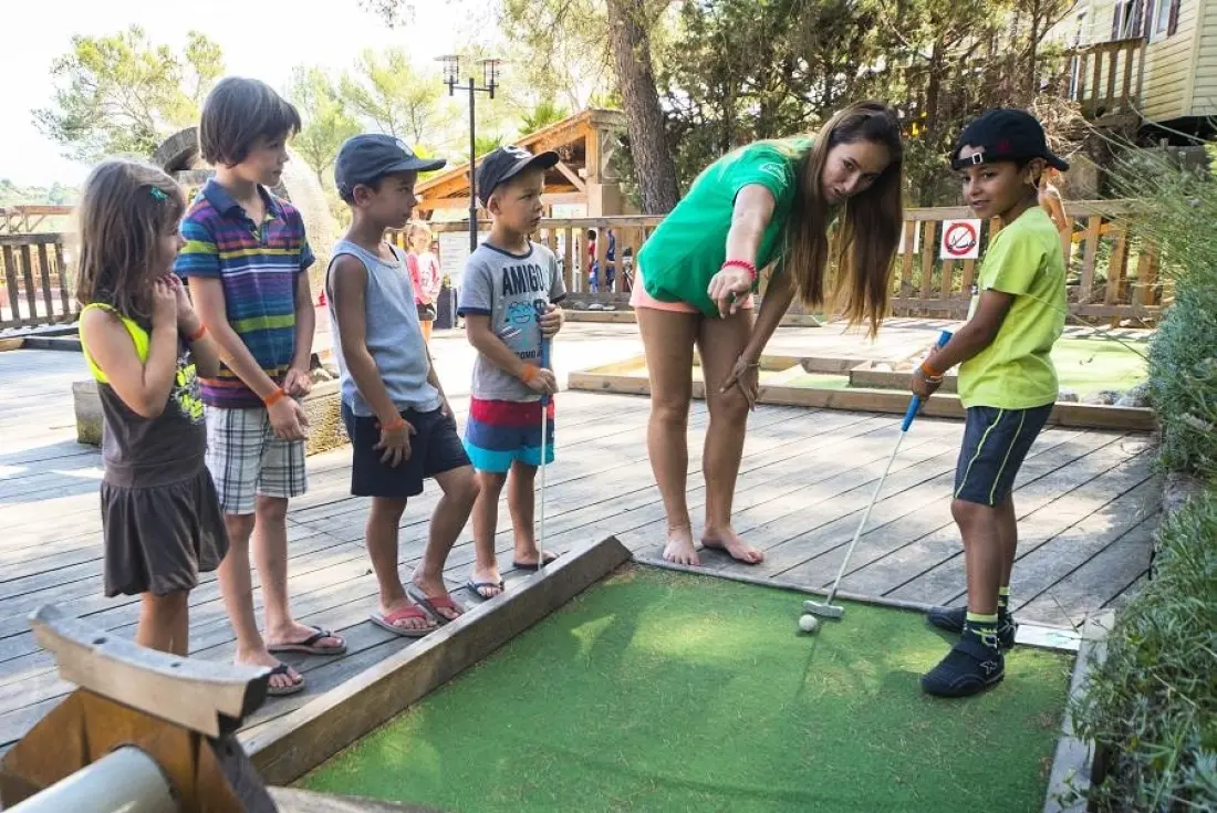 Camping  Holiday Green 5 étoiles★★★★★