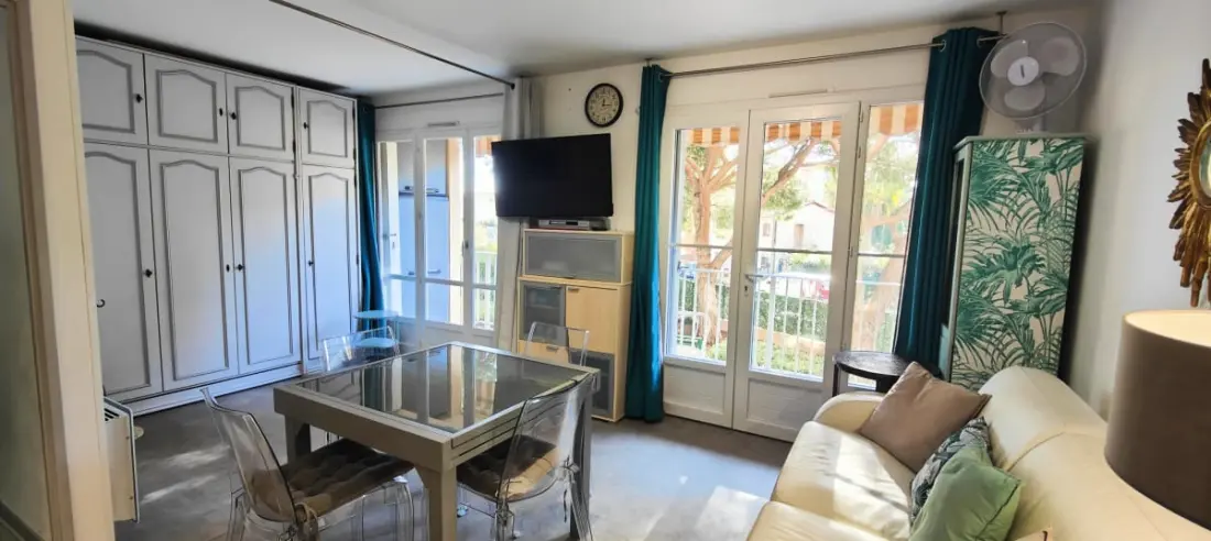 Joli Studio Familial Proche De La Plage Fréjus