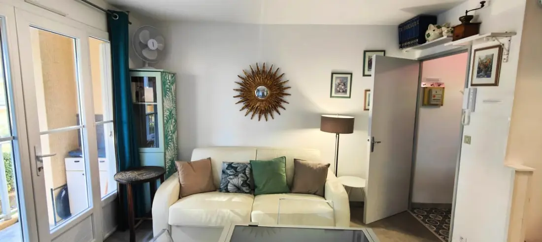 Joli Studio Familial Proche De La Plage Fréjus