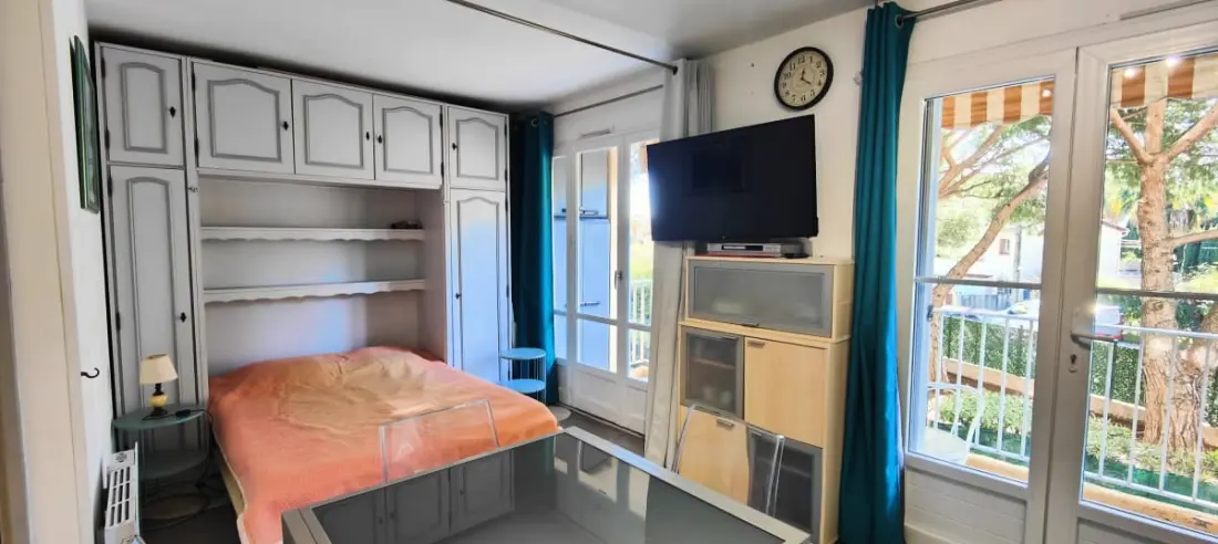 Joli Studio Familial Proche De La Plage Fréjus