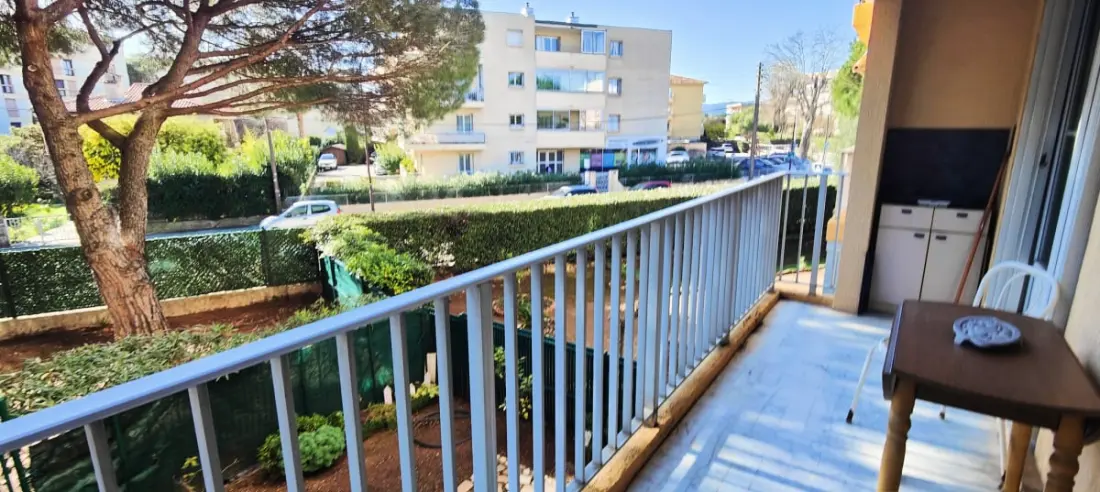 Joli Studio Familial Proche De La Plage Fréjus