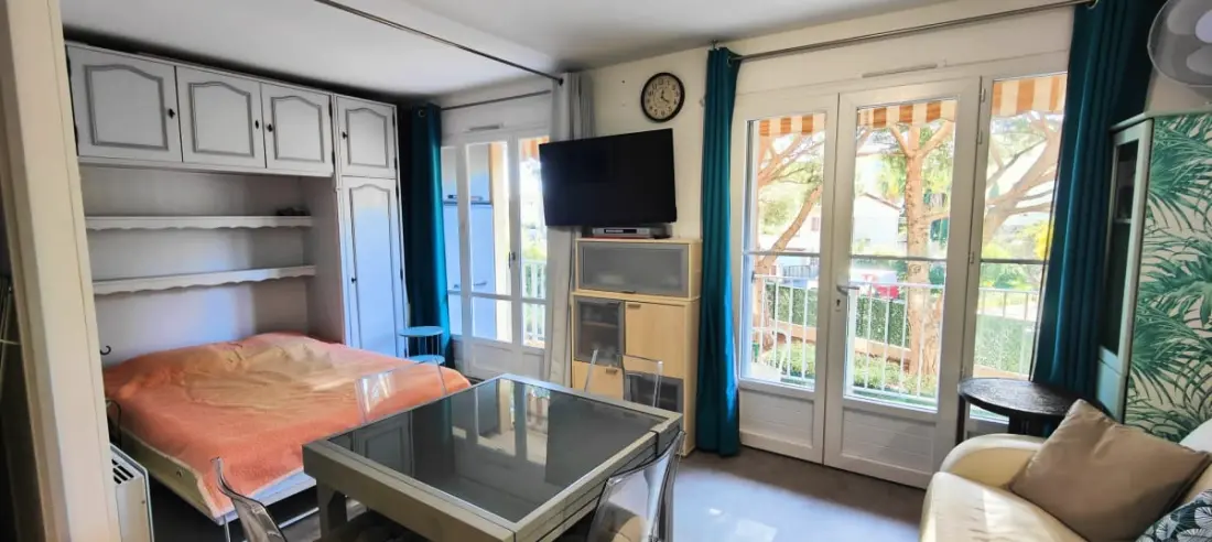 Joli Studio Familial Proche De La Plage Fréjus