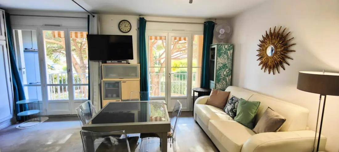 Joli Studio Familial Proche De La Plage Fréjus