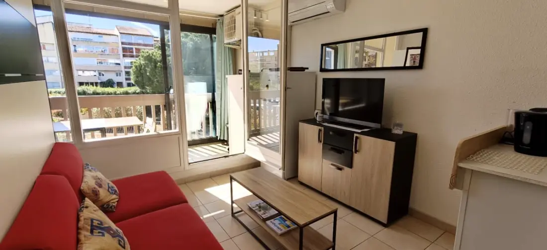 Lumineux Studio Avec Balcon, Piscine &amp; Parking