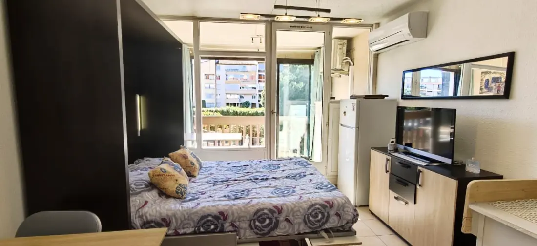 Lumineux Studio Avec Balcon, Piscine &amp; Parking