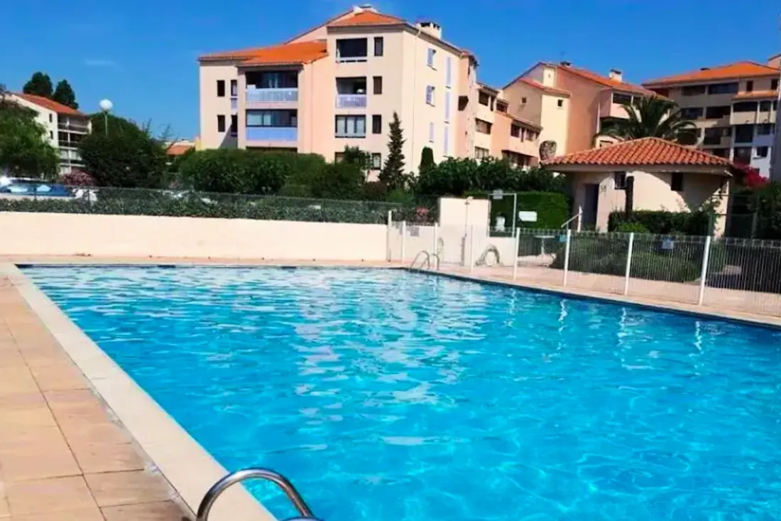 Lumineux Studio Avec Balcon, Piscine &amp; Parking