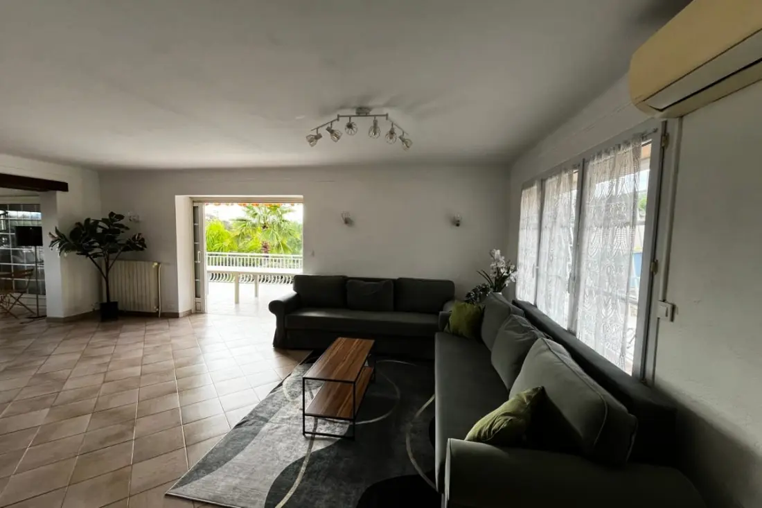Maison Avec Piscine Et Vue Imprenable à Fréjus
