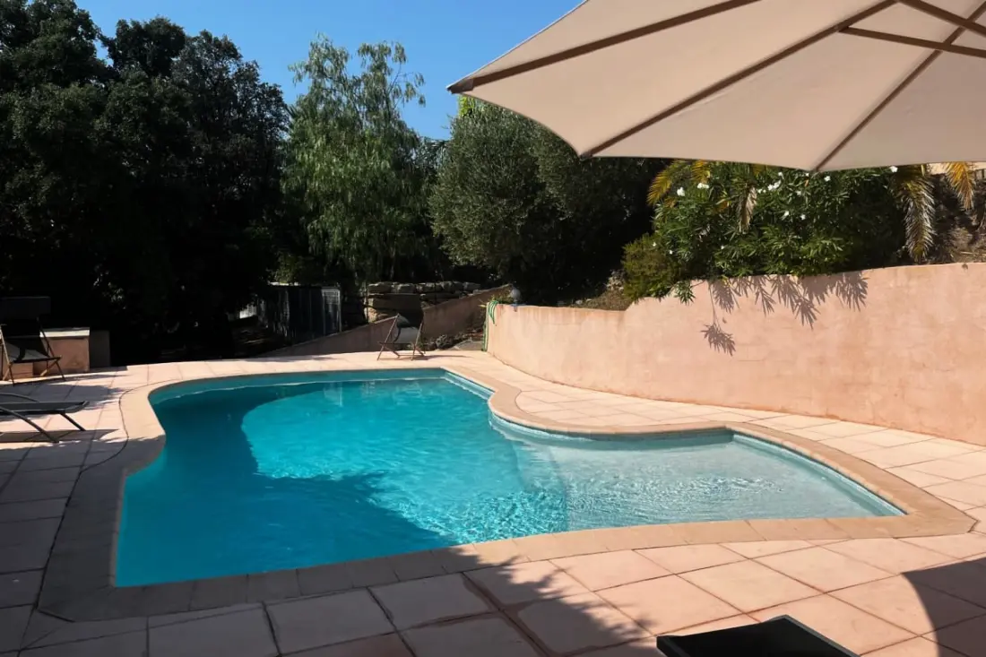 Maison Avec Piscine Et Vue Imprenable à Fréjus