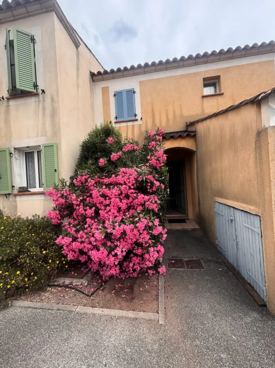 Maison Lumineuse Avec Terrasse Et Jardin à Fréjus