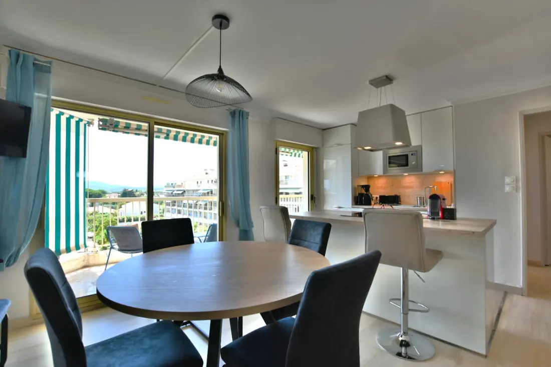 Lumineux Appartement Avec Vue Dégagée