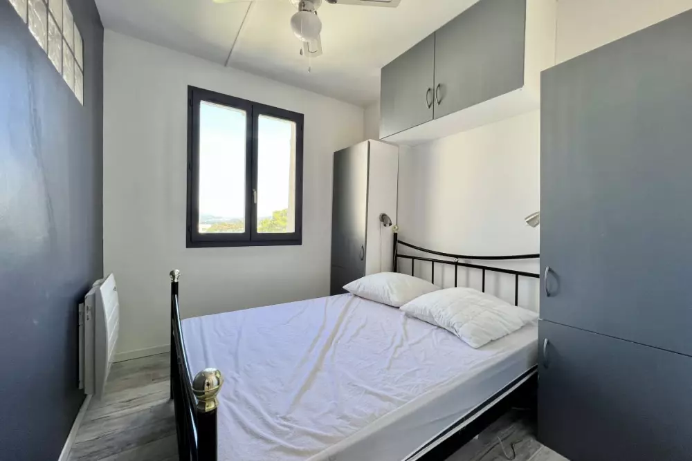 Lumineux 26 M² Avec Piscine  Et Tennis à Fréjus