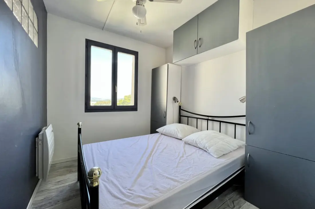 Lumineux 26 M² Avec Piscine  Et Tennis à Fréjus
