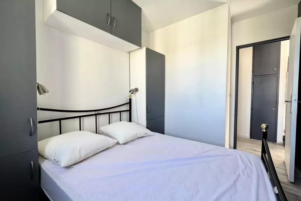 Lumineux 26 M² Avec Piscine  Et Tennis à Fréjus