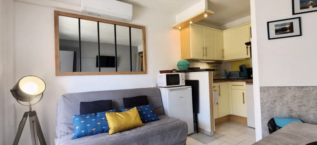 Joli 2p Avec Balcon Sur Le Port De Fréjus