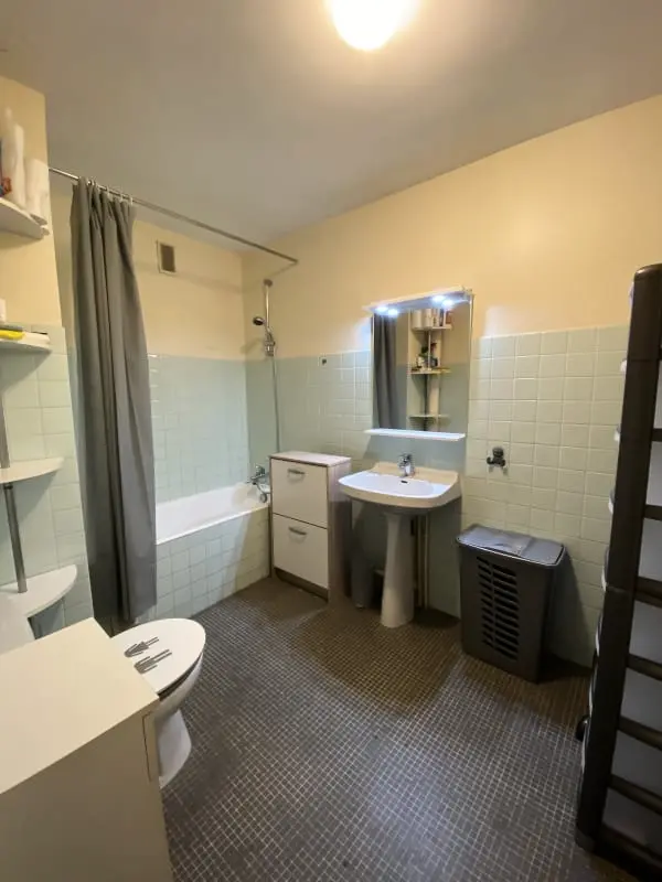 Studio Spacieux De 40 M² Avec Balcon à Fréjus