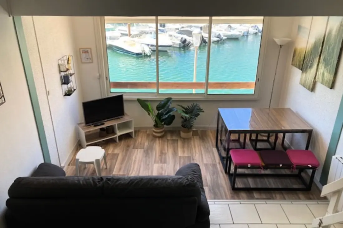 Appartement Duplex Face Au Port 50 M Des Plages