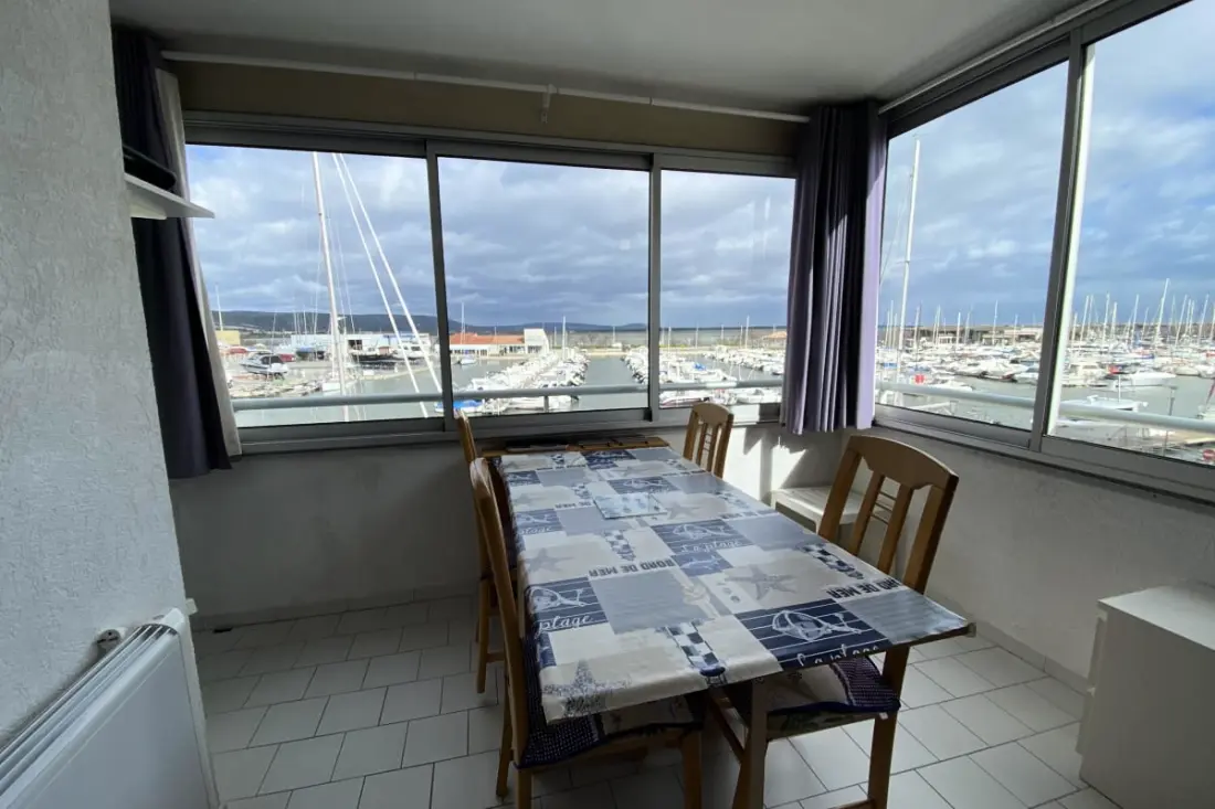T3 Lumineux à Deux Pas De La Mer Face Au Port