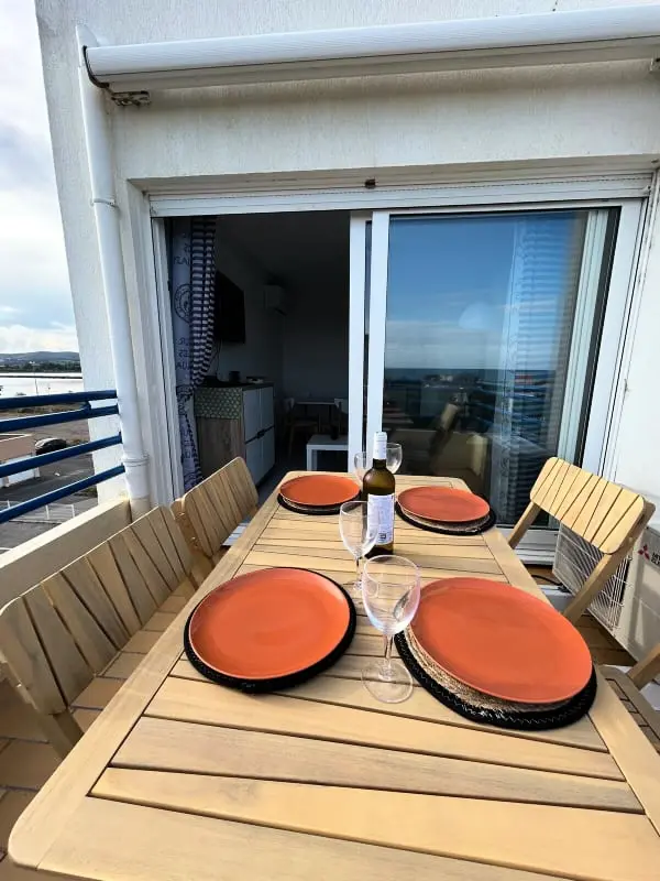 Terrasse Panoramique à 180° Vue Mer Et étang