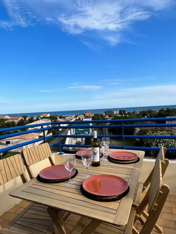 Terrasse Panoramique à 180° Vue Mer Et étang