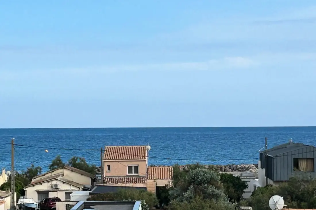 Terrasse Panoramique à 180° Vue Mer Et étang