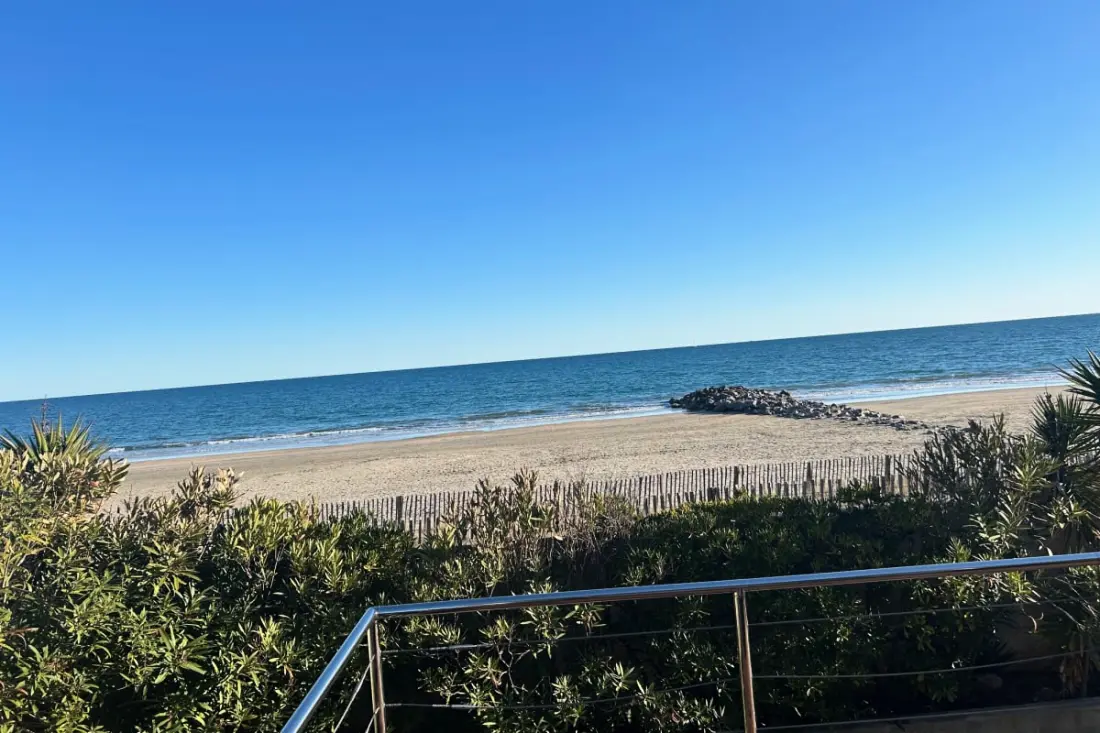 Vue Imprenable Sur La Mer!