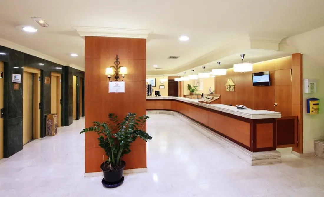 Hotel Apartamentos Pyr Fuengirola