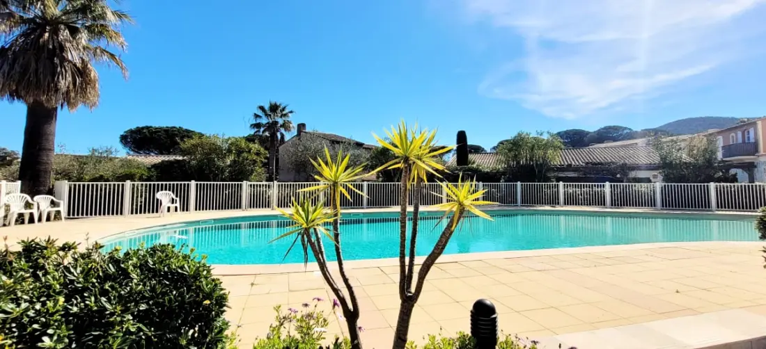Joli Mazet En Duplex à L'entrée De Saint-tropez