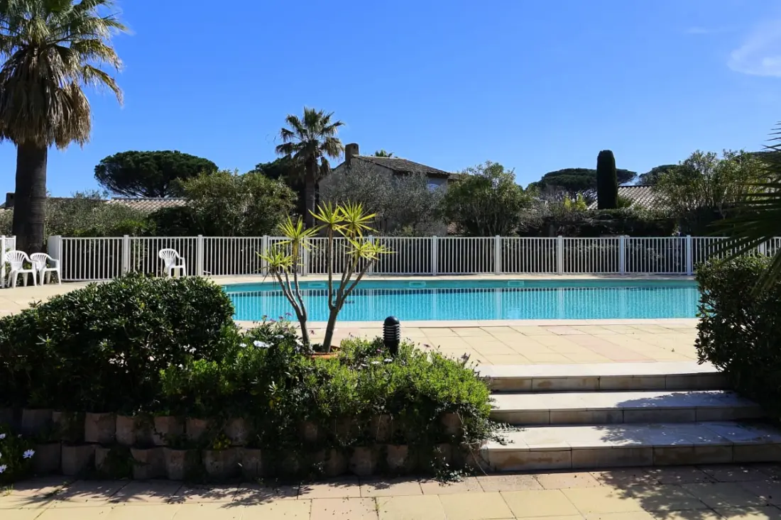 Joli Mazet En Duplex à L'entrée De Saint-tropez