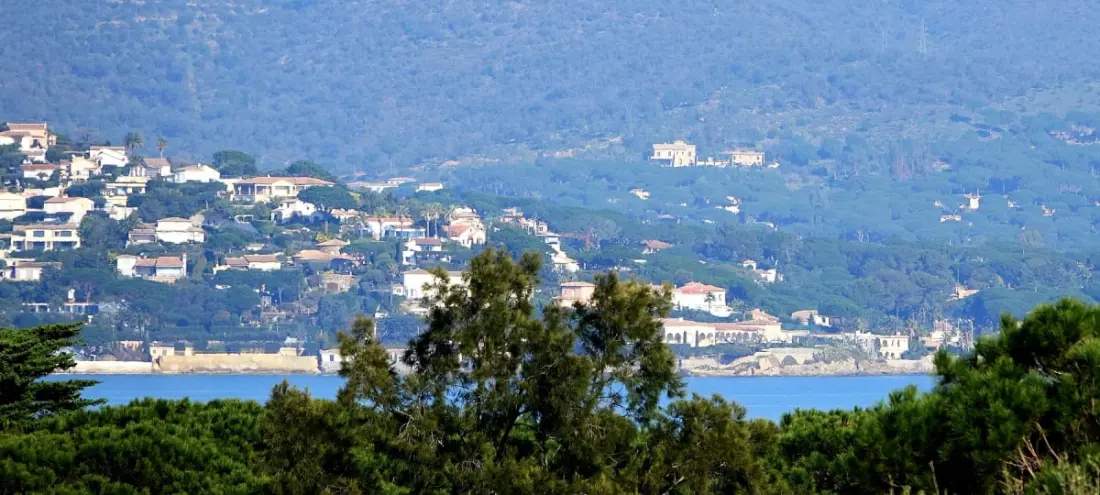 Joli Mazet En Duplex à L'entrée De Saint-tropez