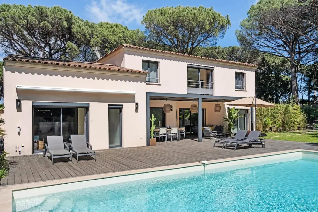 Villa D’architecte à Gassin • Piscine • Calme Absolu