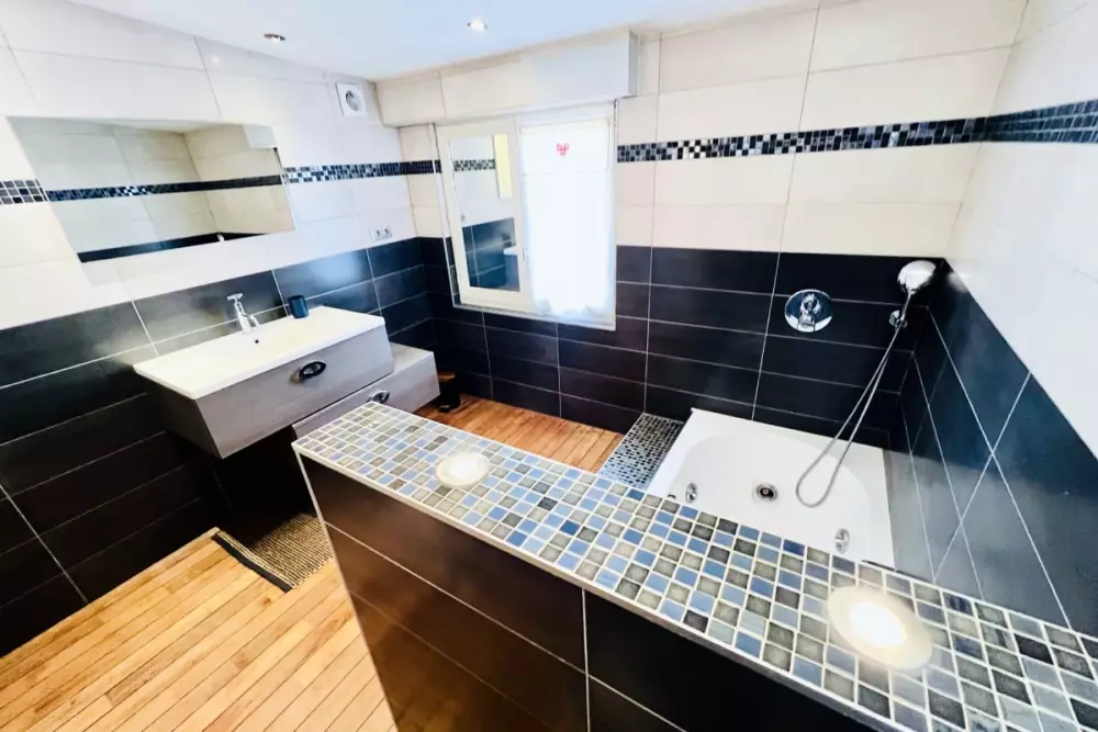 Maison Spacieuse Avec Terrasse, Proche Du Lac