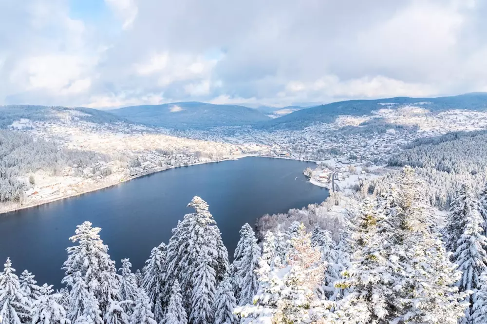 Maison Spacieuse Avec Terrasse, Proche Du Lac