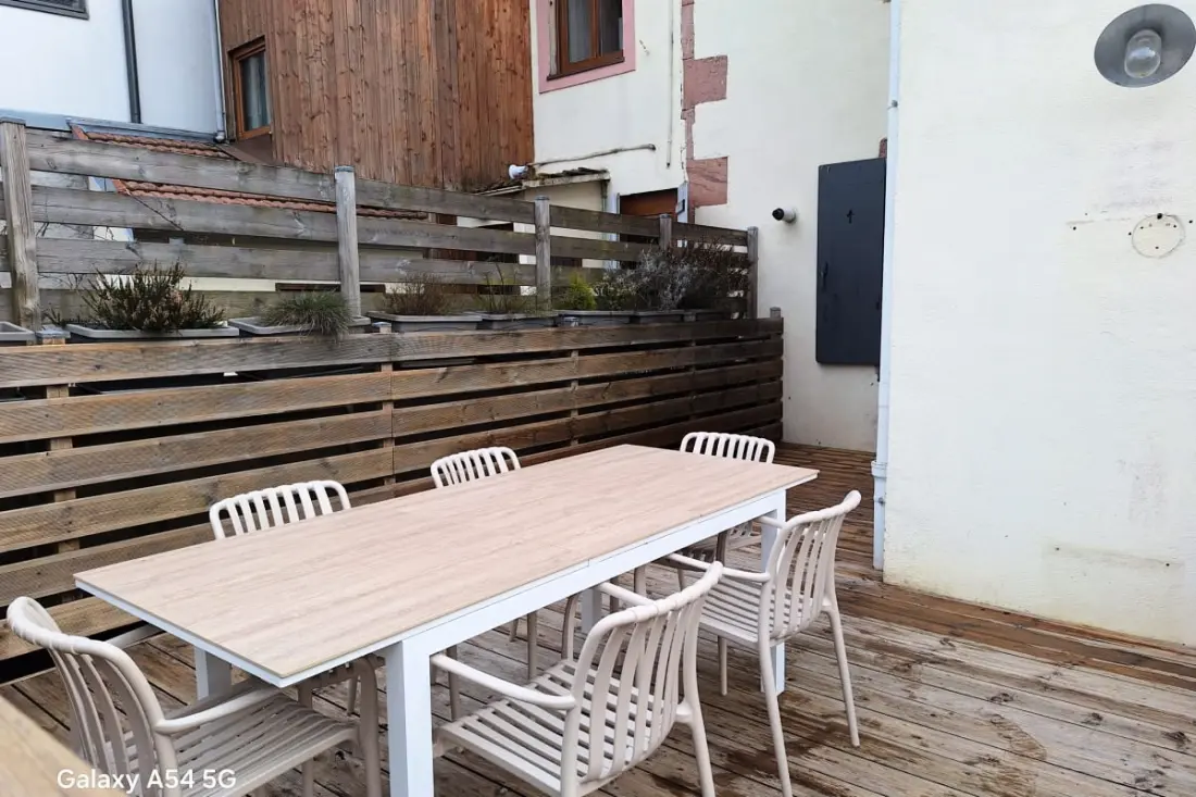 Maison Spacieuse Avec Terrasse, Proche Du Lac