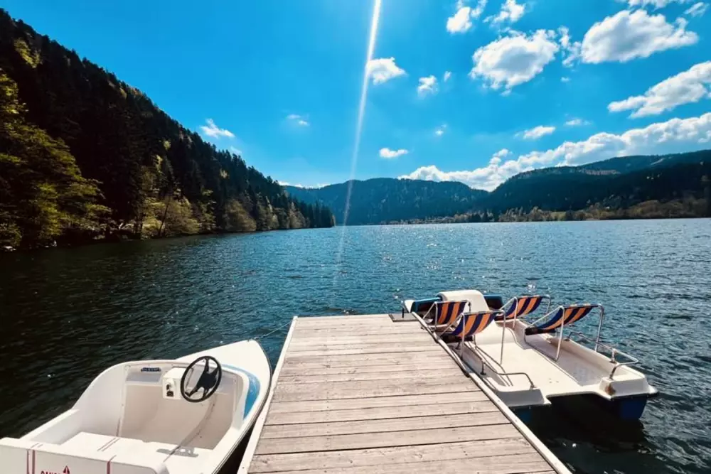 Maison Spacieuse Avec Terrasse, Proche Du Lac