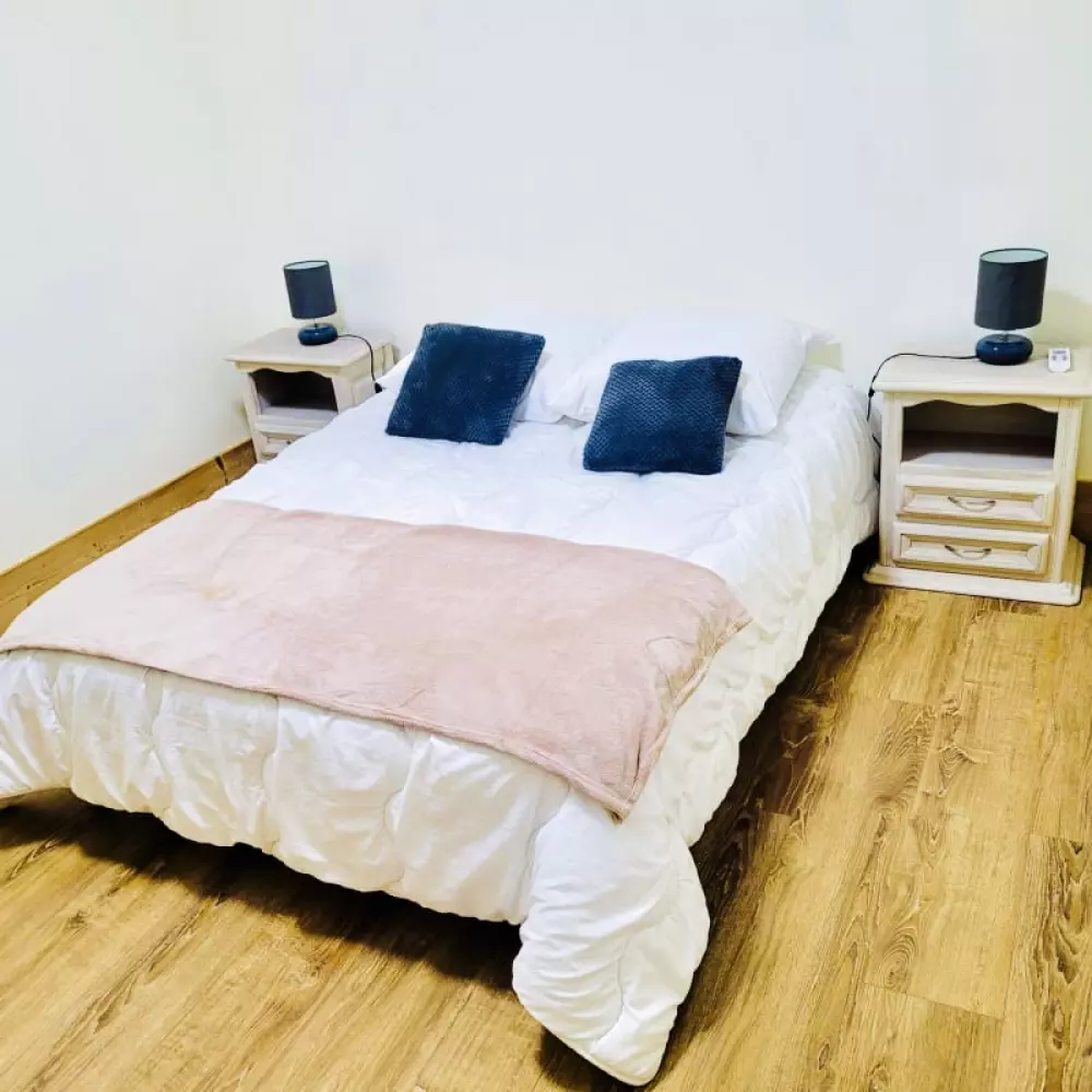 Maison Spacieuse Avec Terrasse, Proche Du Lac