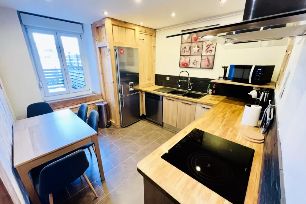 Maison Spacieuse Avec Terrasse, Proche Du Lac