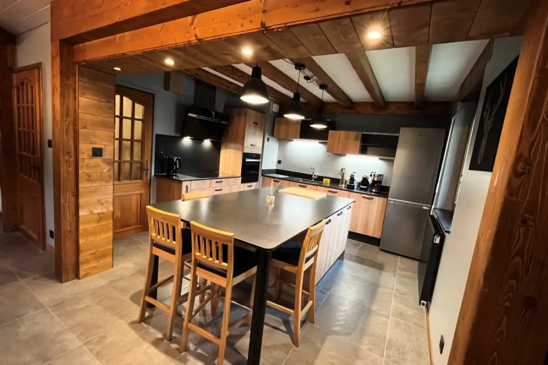 Maison Type Chalet – Sauna Et Balnéo – 14 Pers